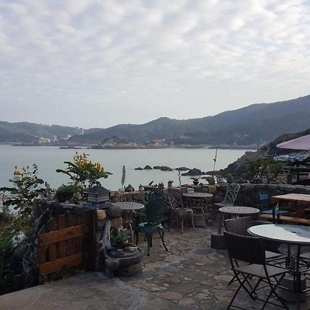 Furen Homestay Nangan Exterior photo