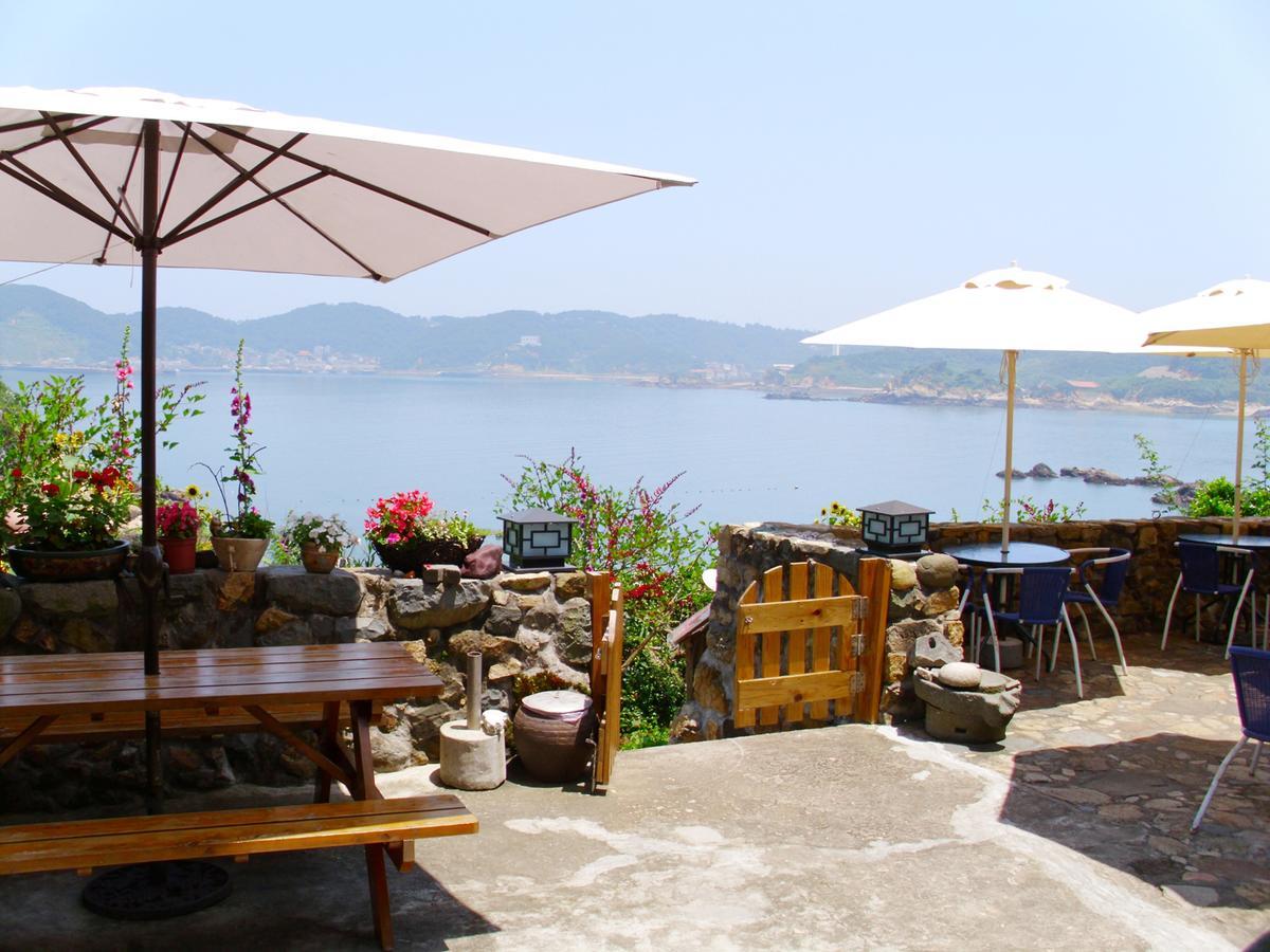 Furen Homestay Nangan Exterior photo