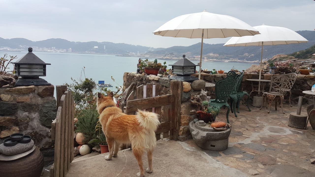 Furen Homestay Nangan Exterior photo