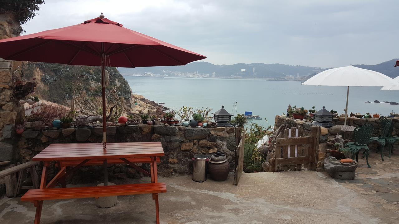 Furen Homestay Nangan Exterior photo