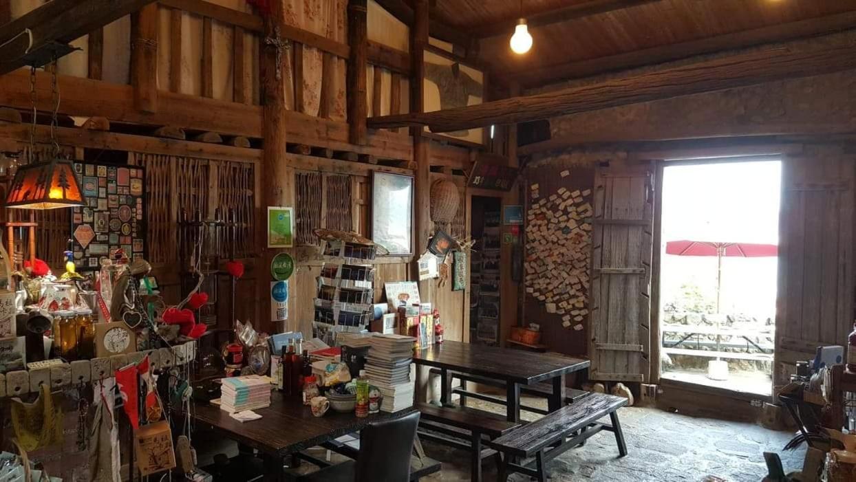Furen Homestay Nangan Exterior photo