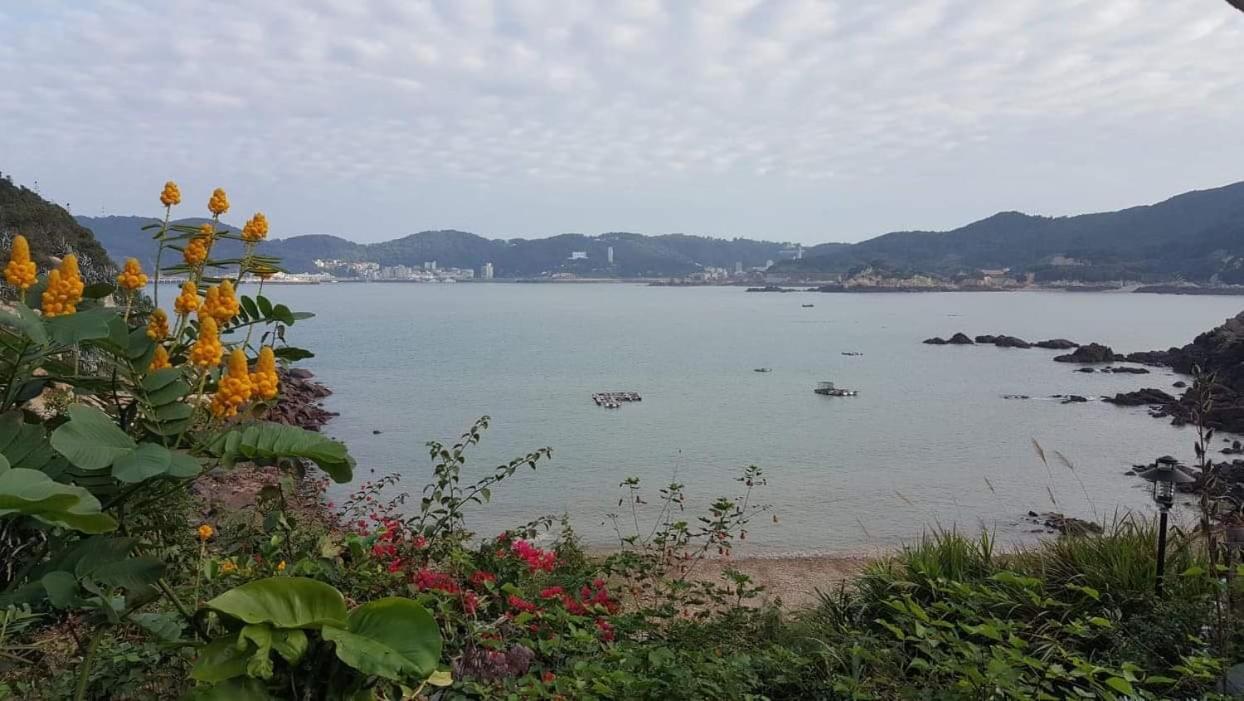 Furen Homestay Nangan Exterior photo